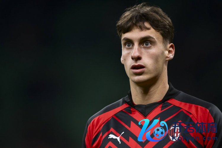 隆戈：丰塞卡安排泰拉恰诺踢中场，他有契机在新位置争取留队